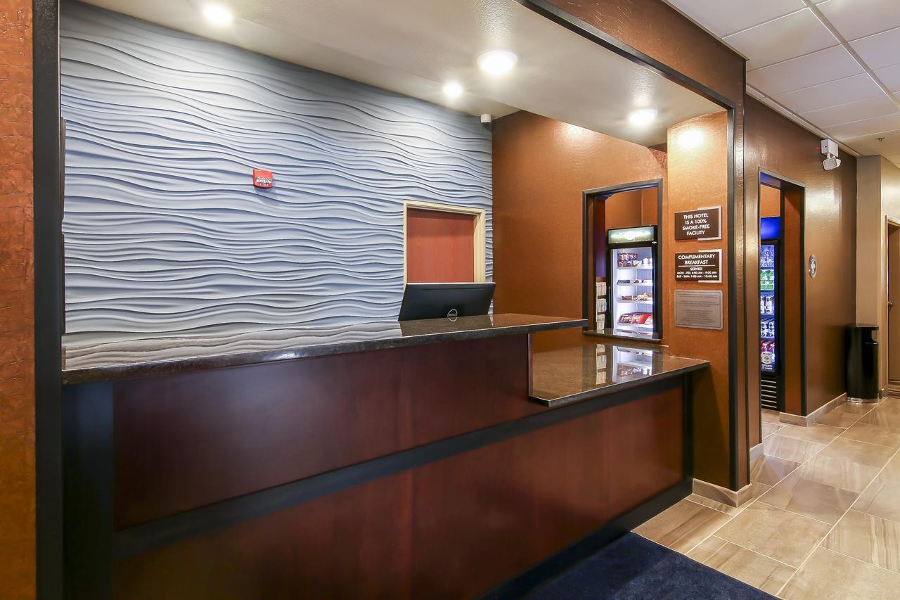 Cobblestone Inn & Suites - Menomonie/Uw-Stout Buitenkant foto
