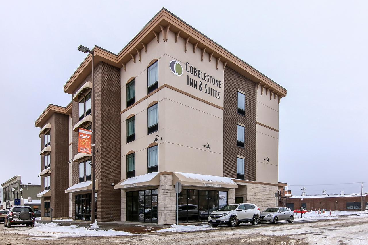 Cobblestone Inn & Suites - Menomonie/Uw-Stout Buitenkant foto